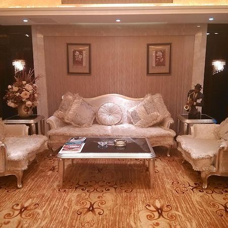 Wanjia International Hotel Куанжоу Екстериор снимка