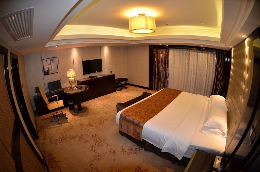 Wanjia International Hotel Куанжоу Екстериор снимка