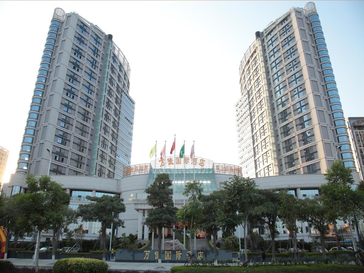 Wanjia International Hotel Куанжоу Екстериор снимка