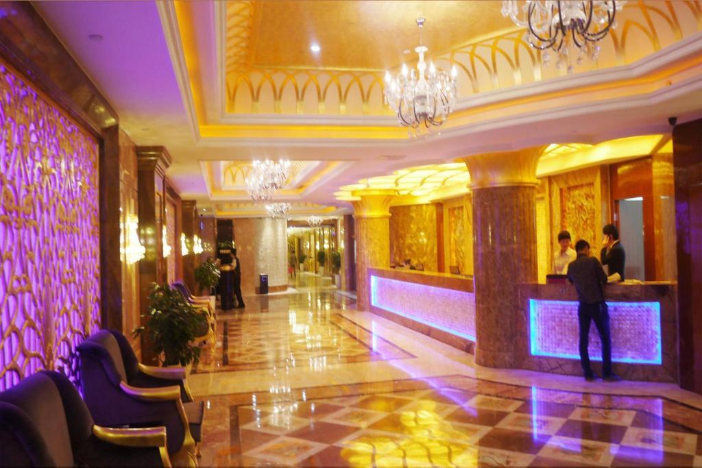 Wanjia International Hotel Куанжоу Екстериор снимка