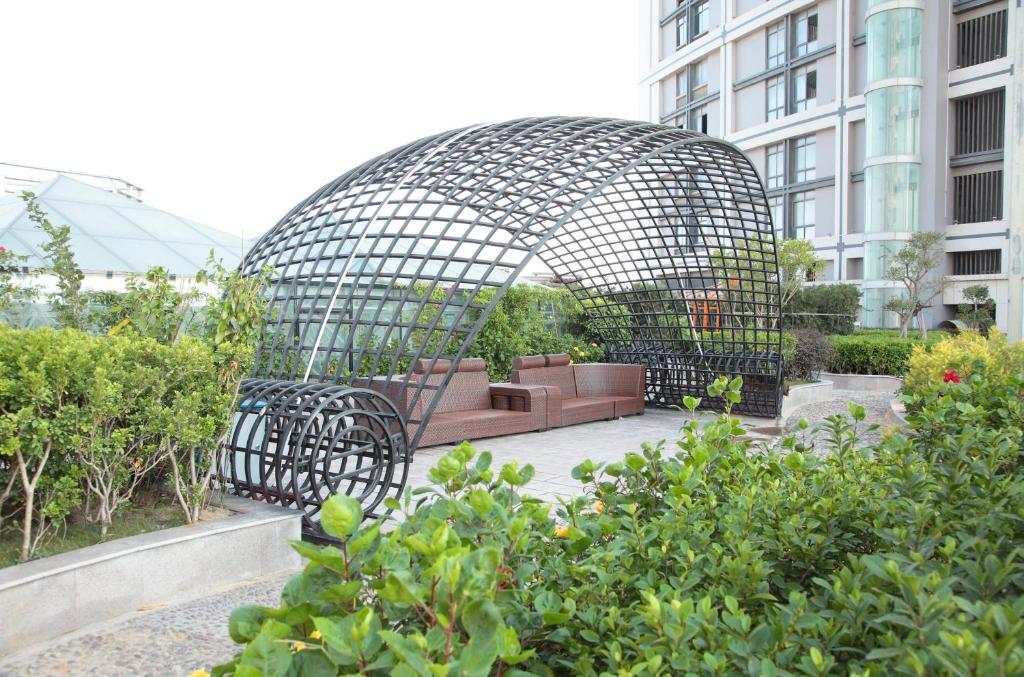 Wanjia International Hotel Куанжоу Екстериор снимка