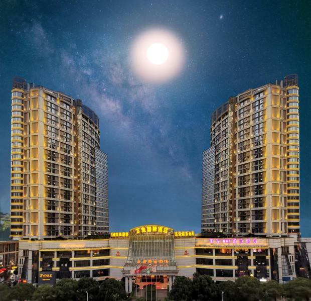 Wanjia International Hotel Куанжоу Екстериор снимка